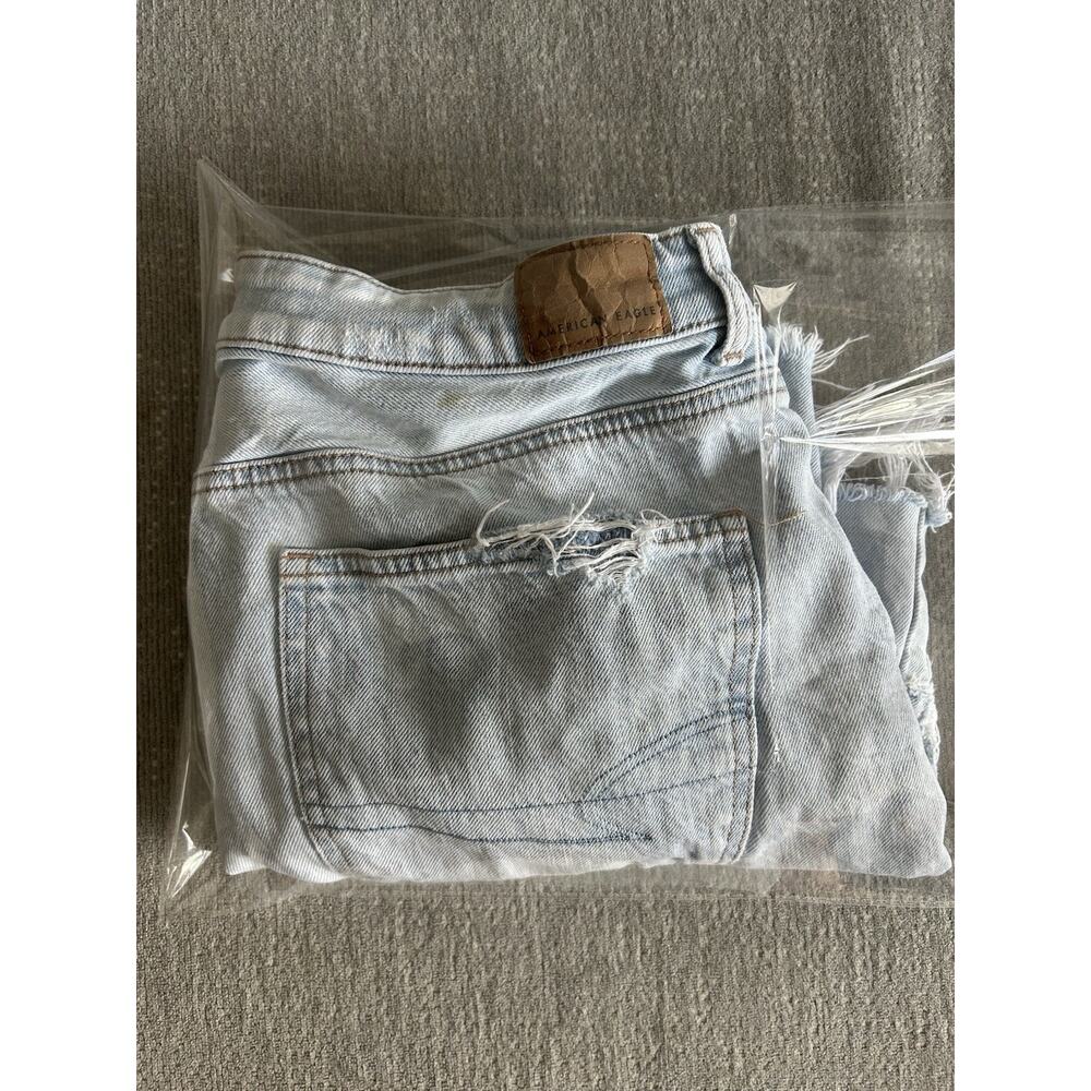 American Eagle Baggy Mom Denim Short 12 Ripped Light Wash - Picture 11 of 16